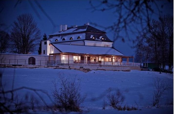 Lisensky Dvur Hotell Sněžné Eksteriør bilde