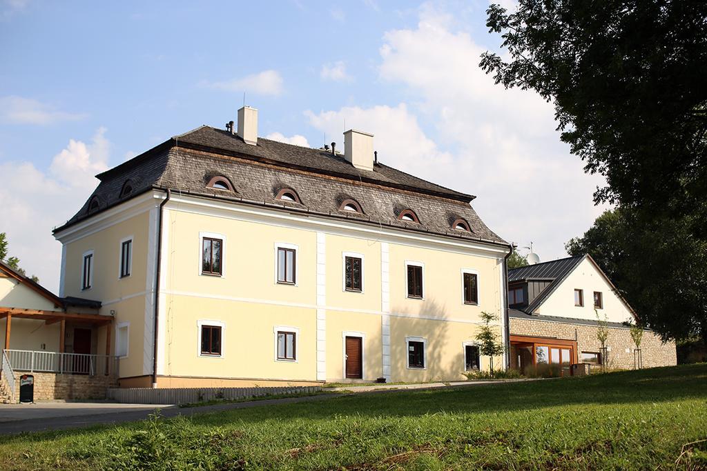 Lisensky Dvur Hotell Sněžné Eksteriør bilde